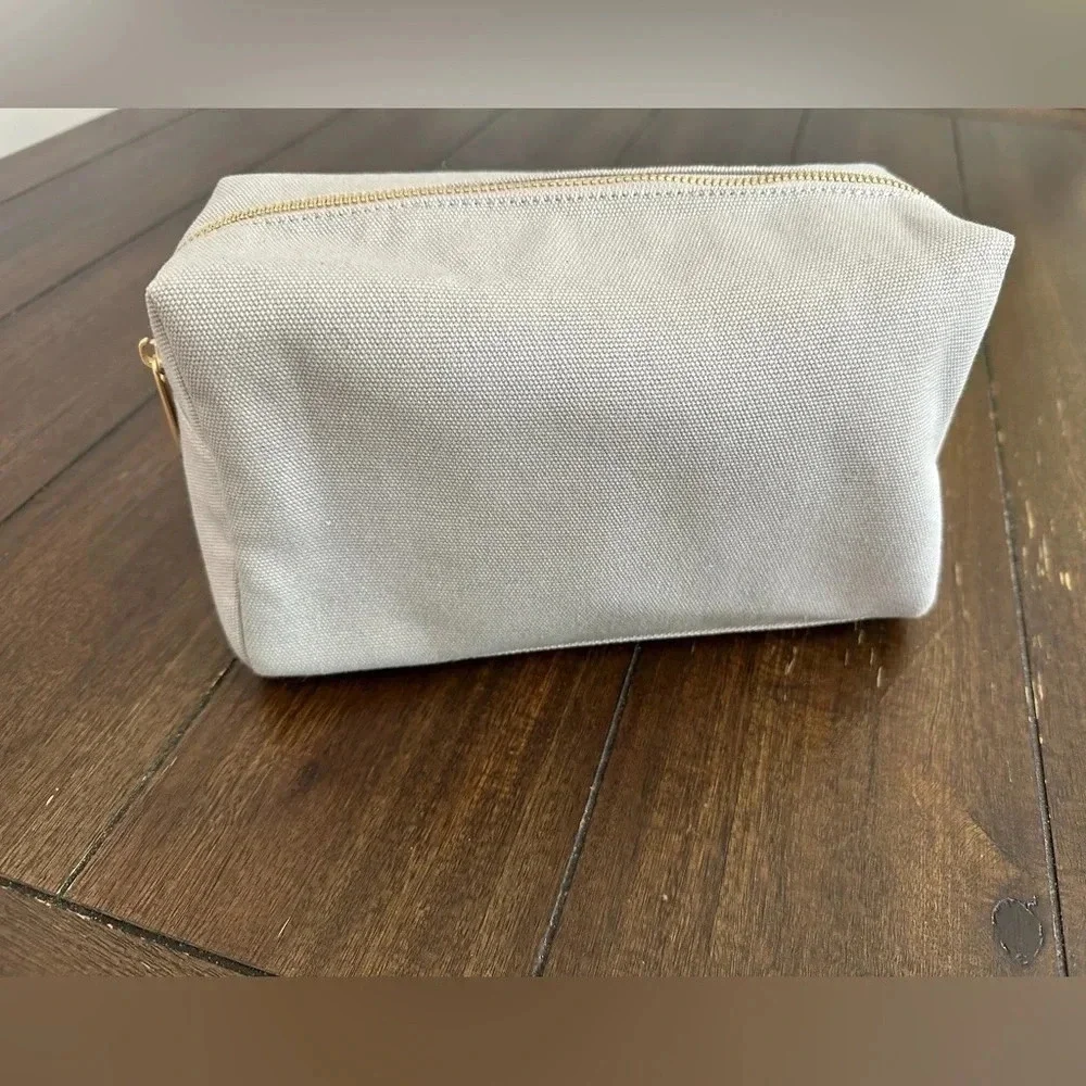 Harklinikken cosmetics bag